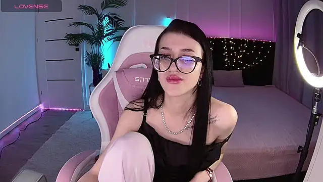 Ariella Me online show from 05/26/26, 06:42