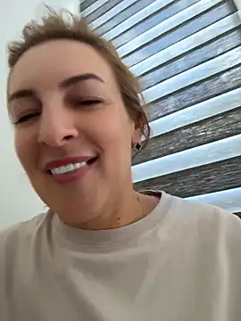 Snapshot of Hot-Milf4U chatting on 06/05/26, 12:44 Hot-Milf4U online show from 06/05/26, 12:44