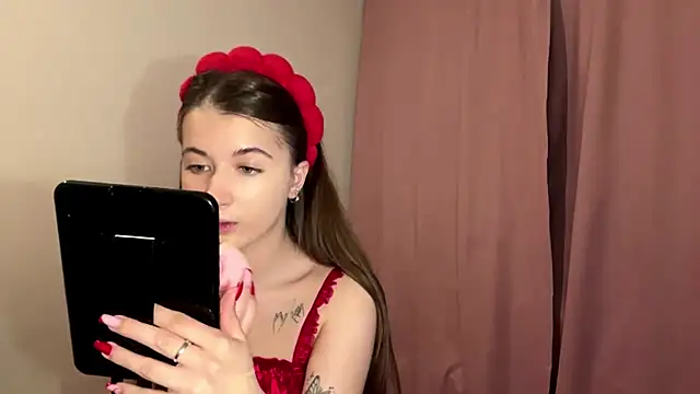 cute nessy online show from 05/20/26, 02:12