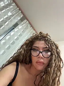 Snapshot of JessicaNichols_ chatting on 05/30/26, 02:03 JessicaNichols online show from 05/30/26, 02:03