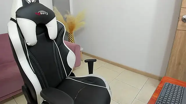 Lunaa XXX online show from 05/23/26, 12:53