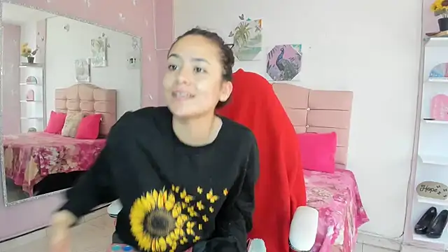 ivyyemerald  online show from 07/08/26, 01:59