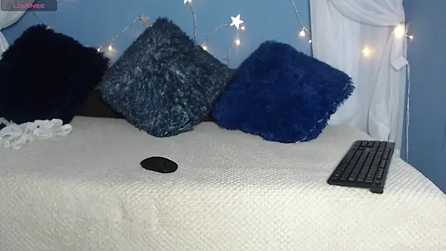 ayla-0 online show from 05/26/26, 01:18