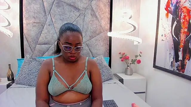 ZoeBrowns online show from 05/30/26, 12:24