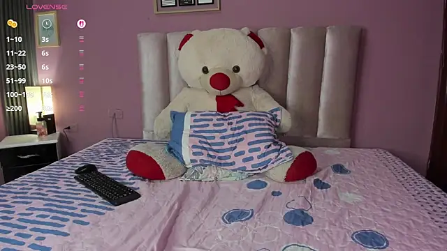 ORIANNA 21 online show from 06/17/26, 09:05