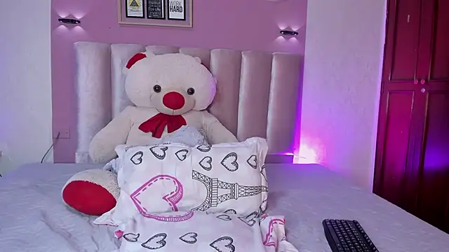 ORIANNA 21 online show from 07/14/26, 06:24