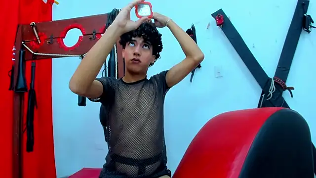 boy max latin online show from 05/21/26, 04:08