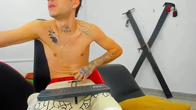 boy max latin online show from 05/23/26, 03:56
