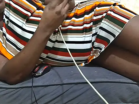 Snapshot of DripDiva chatting on 06/18/26, 09:19 DripDiva online show from 06/18/26, 09:19