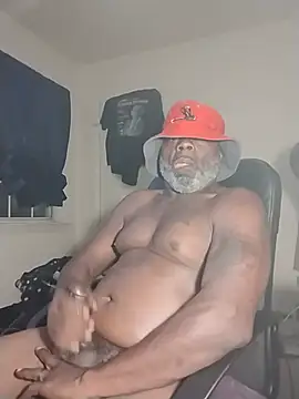 Tremainebigg online show from 07/14/26, 09:25