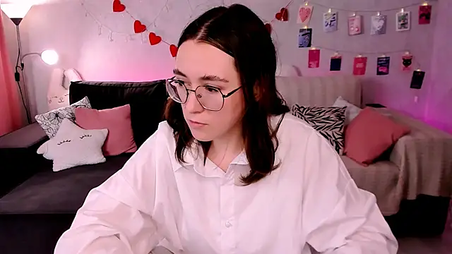 Snapshot of polly_pop_ chatting on 07/15/26, 09:25 polly pop online show from 07/15/26, 09:25