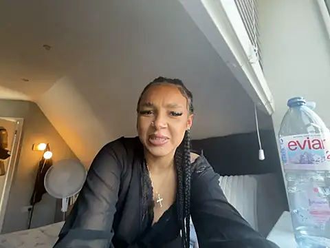 Snapshot of Caramelbbyxx chatting on 07/14/26, 04:34 Caramelbbyxx online show from 07/14/26, 04:34