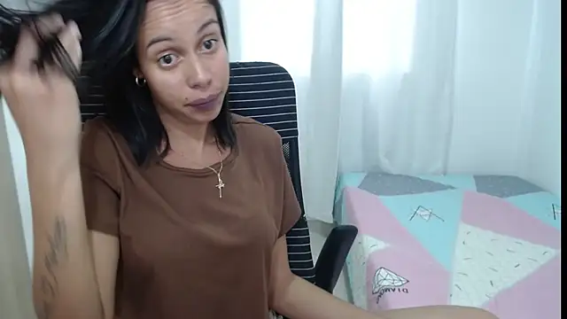 Valeria Santos  online show from 05/28/26, 04:37