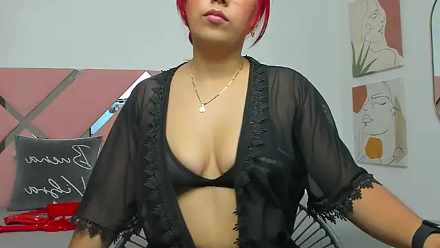Snapshot of queenjuliee chatting on 05/23/26, 07:07 queenjuliee online show from 05/23/26, 07:07