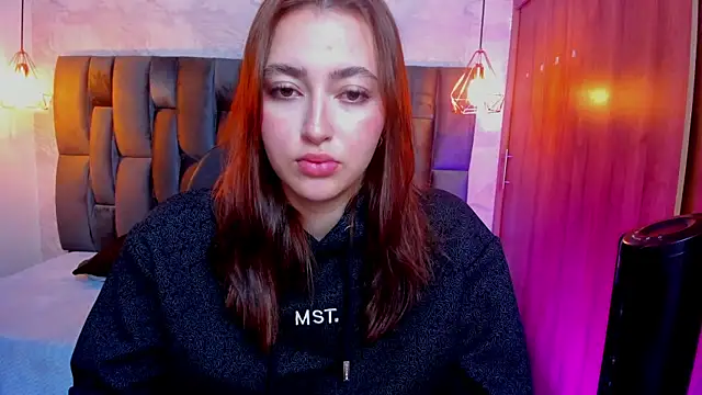 Miel ferrer online show from 07/12/26, 03:47