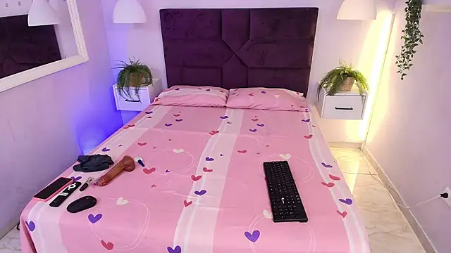 Sofiawonderr online show from 05/23/26, 08:02