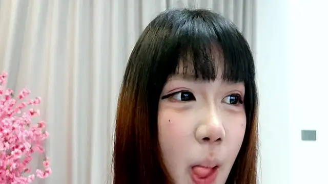 yan-0705 online show from 05/27/26, 09:28