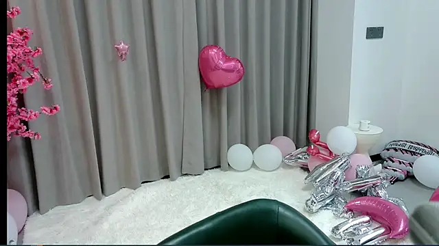 yan-0705 online show from 06/03/26, 11:13