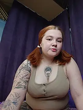 Snapshot of Triss_V chatting on 05/25/26, 12:05 Triss V online show from 05/25/26, 12:05
