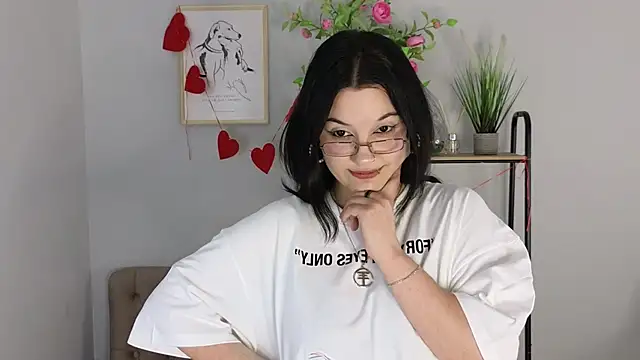 Veronica McKinney online show from 05/26/26, 11:06