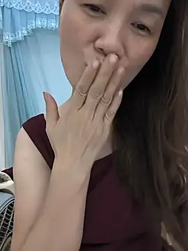 Snapshot of Lye_lovely chatting on 07/12/26, 11:23 Lye lovely online show from 07/12/26, 11:23