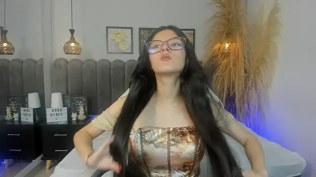 amber hill   online show from 05/28/26, 12:13