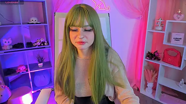 YunaLeaf online show from 05/25/26, 09:10