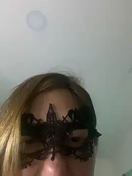 Snapshot of lulupiecitosamor chatting on 06/08/26, 11:43 lulupiecitosamor online show from 06/08/26, 11:43