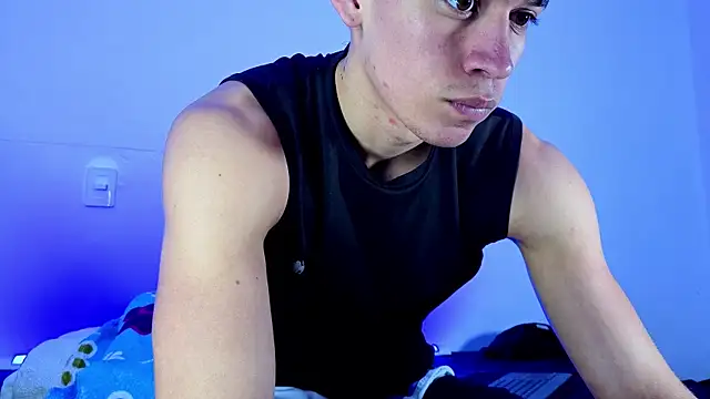 Luke Muscle online show from 05/25/26, 01:06