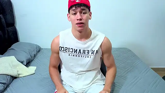 Snapshot of Luke_Muscle chatting on 07/08/26, 12:31 Luke Muscle online show from 07/08/26, 12:31