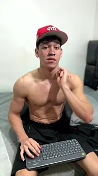 Snapshot of Luke_Muscle chatting on 07/15/26, 01:38 Luke Muscle online show from 07/15/26, 01:38