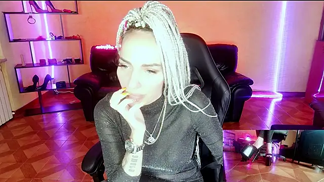 Monicamaxwell online show from 05/30/26, 12:02