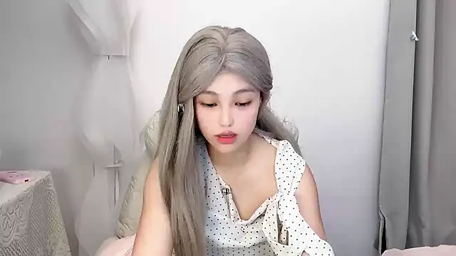 jiangjiang2005 online show from 06/25/26, 11:59