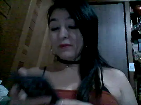 Snapshot of Anlly_garcia002 chatting on 07/18/26, 12:48 Anlly garcia002 online show from 07/18/26, 12:48