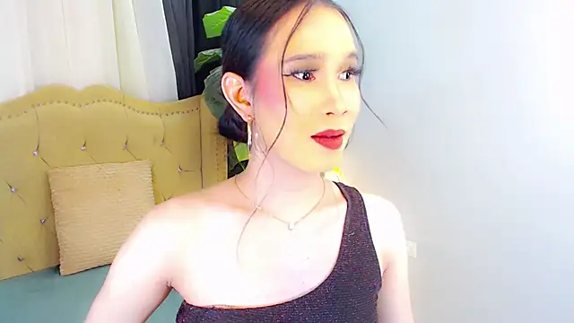 Snapshot of LexiLoreOnTop chatting on 06/10/26, 01:32 LexiLoreOnTop online show from 06/10/26, 01:32