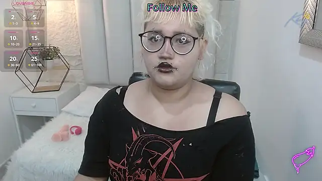 Snapshot of Echypyon_ chatting on 05/28/26, 03:15 Echypyon online show from 05/28/26, 03:15