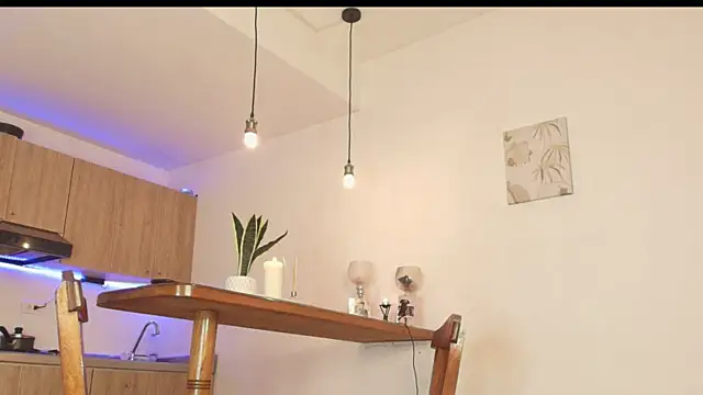 Milo K online show from 06/04/26, 03:56