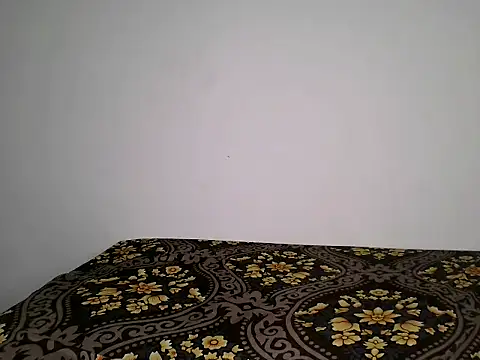 Snapshot of suzan_melly chatting on 06/27/26, 12:22 suzan melly online show from 06/27/26, 12:22