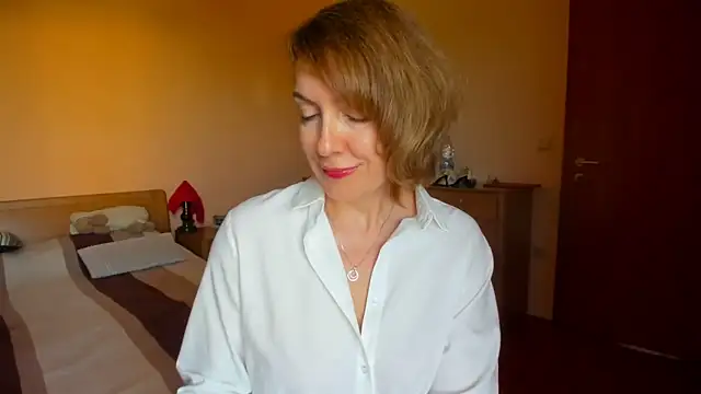 SummerLiza online show from 06/17/26, 02:40
