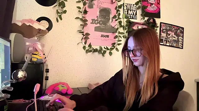 Sunshine Kira online show from 05/30/26, 01:30