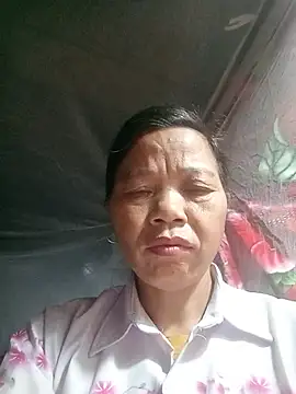 Snapshot of Elfledaa chatting on 06/16/26, 08:33 Elfledaa online show from 06/16/26, 08:33