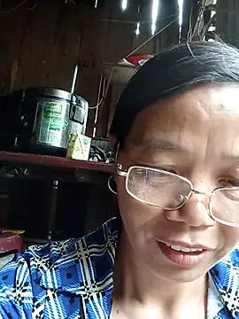 Snapshot of Elfledaa chatting on 07/09/26, 04:38 Elfledaa online show from 07/09/26, 04:38