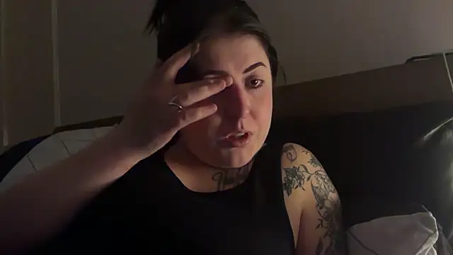 Snapshot of LucyLou31 chatting on 06/18/26, 12:55 LucyLou31 online show from 06/18/26, 12:55