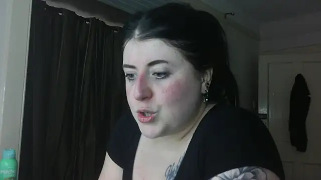 Snapshot of LucyLou31 chatting on 07/31/26, 08:08 LucyLou31 online show from 07/31/26, 08:08