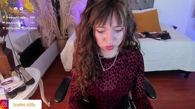 Scarlett  Cooper  1 online show from 06/03/26, 02:55