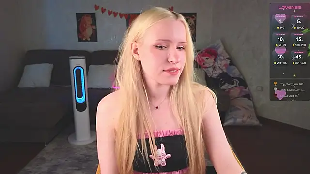 Snapshot of HILLOCHKA chatting on 06/02/26, 02:30 HILLOCHKA online show from 06/02/26, 02:30