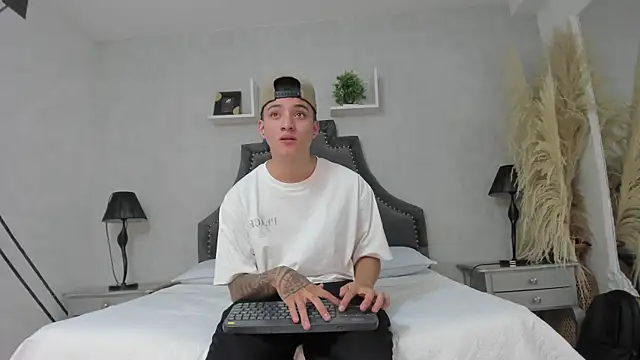 wesley boyy  online show from 05/23/26, 08:13