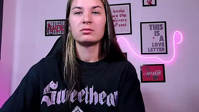AlisaFrost online show from 06/22/26, 01:41