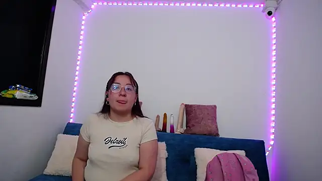 Camila Saenz 0 online show from 05/30/26, 01:41
