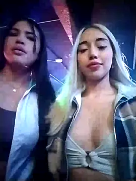 Red LipsDuo online show from 06/18/26, 02:34